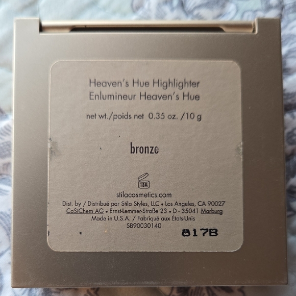 Stila Radiant Bronze Compact - Picture 3 of 3